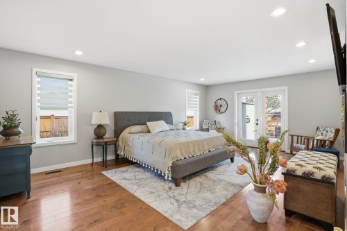 13904 86 Avenue, Edmonton, AB - Indoor Photo Showing Bedroom