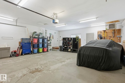 13904 86 Avenue, Edmonton, AB - Indoor Photo Showing Garage