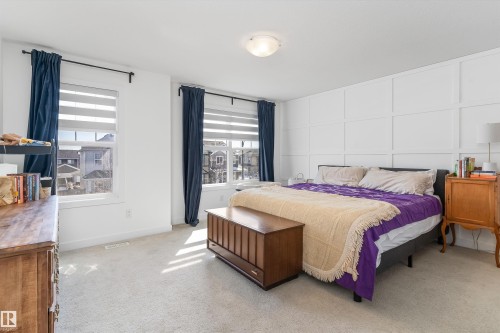 8355 Ellis Crescent, Edmonton, AB - Indoor Photo Showing Bedroom