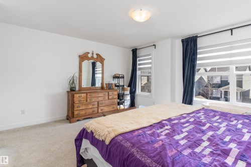 8355 Ellis Crescent, Edmonton, AB - Indoor Photo Showing Bedroom