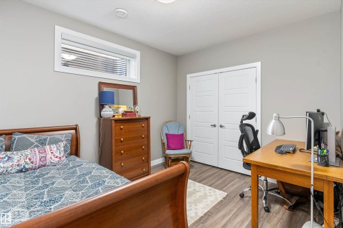 8355 Ellis Crescent, Edmonton, AB - Indoor Photo Showing Bedroom