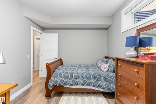 8355 Ellis Crescent, Edmonton, AB - Indoor Photo Showing Bedroom