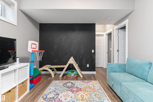 8355 Ellis Crescent, Edmonton, AB - Indoor