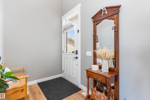 8355 Ellis Crescent, Edmonton, AB - Indoor Photo Showing Other Room
