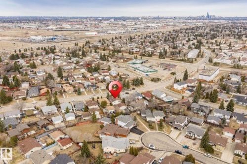 Aerial overview of a residential neighborhood with mixed architectural styles - 1566 Lakewood Road Nw, Edmonton, AB - Outdoor With View