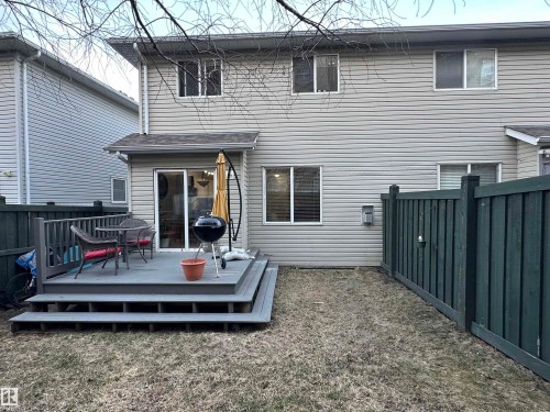 Multi-tiered deck with ample space for outdoor living - 97 2021 Grantham Crest, Edmonton, AB - Outdoor With Exterior