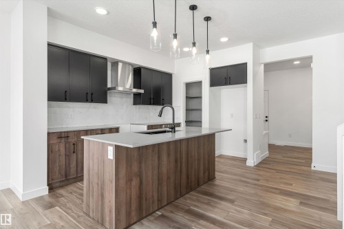 1755 Westerra Wynd, Stony Plain, AB - Indoor Photo Showing Kitchen With Upgraded Kitchen