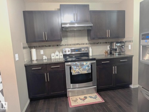 3336 17B Avenue Nw, Edmonton, AB - Indoor Photo Showing Kitchen
