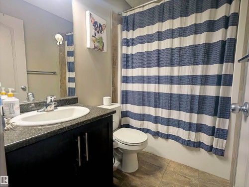 3336 17B Avenue Nw, Edmonton, AB - Indoor Photo Showing Bathroom