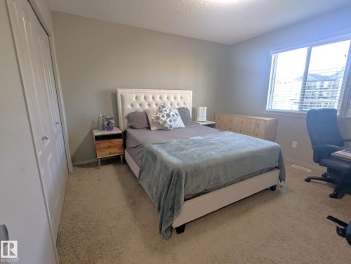 3336 17B Avenue Nw, Edmonton, AB - Indoor Photo Showing Bedroom