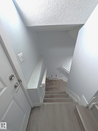 3336 17B Avenue Nw, Edmonton, AB - Indoor Photo Showing Other Room