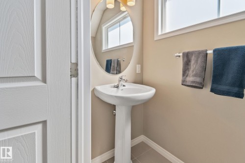 55 1030 Chappelle Boulevard, Edmonton, AB - Indoor Photo Showing Bathroom