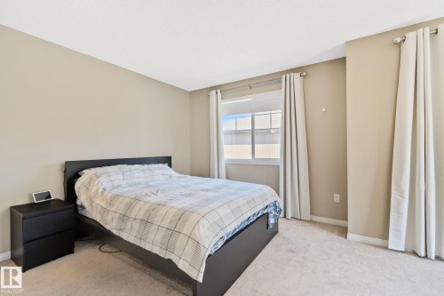 55 1030 Chappelle Boulevard, Edmonton, AB - Indoor Photo Showing Bedroom
