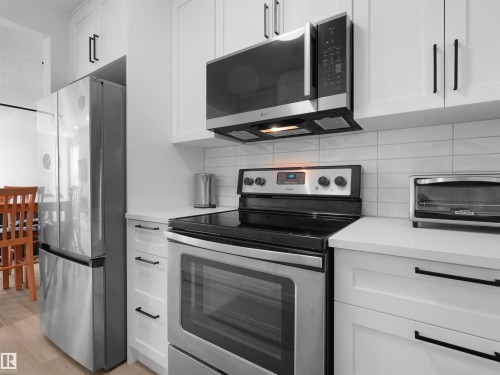 1164 Knottwood Road E, Edmonton, AB - Indoor Photo Showing Kitchen