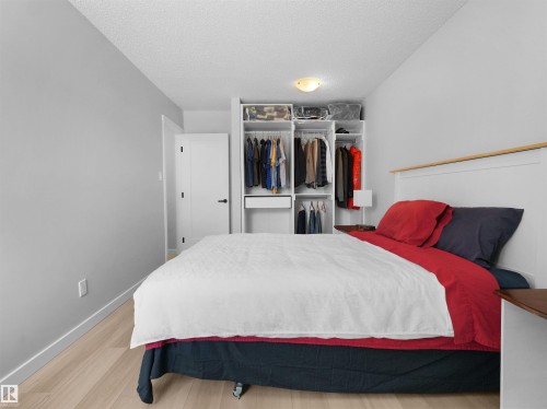 1164 Knottwood Road E, Edmonton, AB - Indoor Photo Showing Bedroom