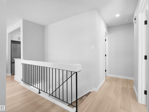 1164 Knottwood Road E, Edmonton, AB - Indoor Photo Showing Other Room
