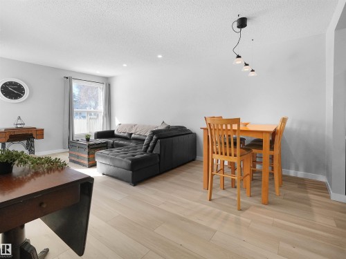 1164 Knottwood Road E, Edmonton, AB - Indoor Photo Showing Other Room