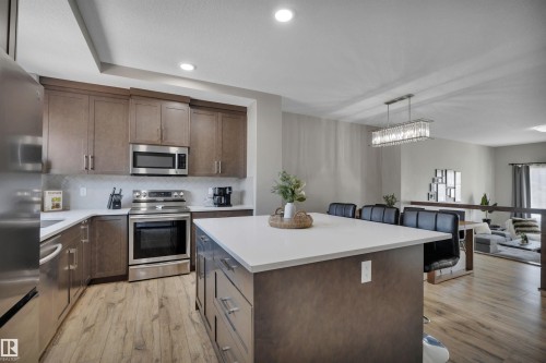 921 Berg Place, Leduc, AB - Indoor Photo Showing Kitchen With Upgraded Kitchen