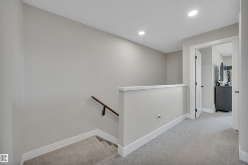 921 Berg Place, Leduc, AB - Indoor Photo Showing Other Room