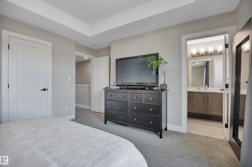 921 Berg Place, Leduc, AB - Indoor Photo Showing Bedroom