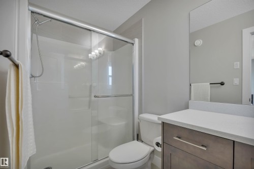 921 Berg Place, Leduc, AB - Indoor Photo Showing Bathroom
