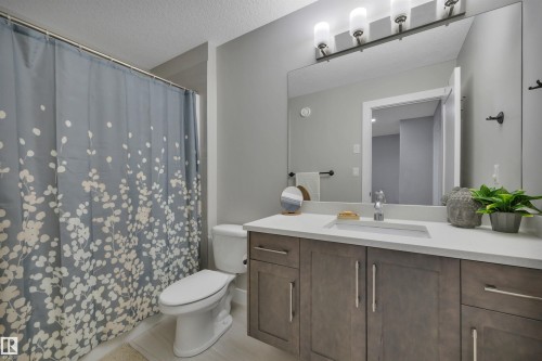 921 Berg Place, Leduc, AB - Indoor Photo Showing Bathroom
