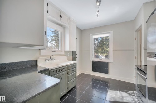 11608 91 Street, Edmonton, AB - Indoor