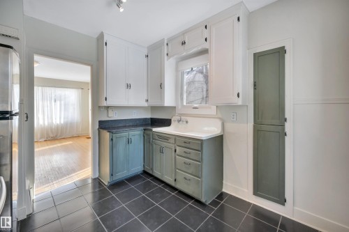 11608 91 Street, Edmonton, AB - Indoor