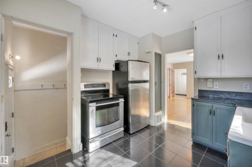 11608 91 Street, Edmonton, AB - Indoor Photo Showing Kitchen