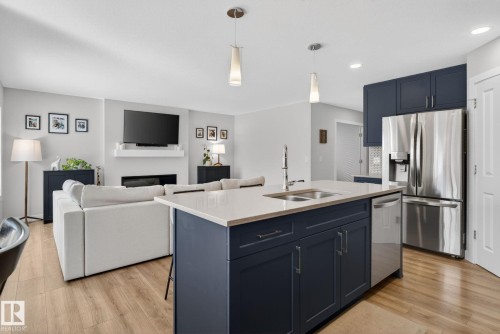 77 Penn Place, Spruce Grove, AB - Indoor Photo Showing Kitchen With Double Sink