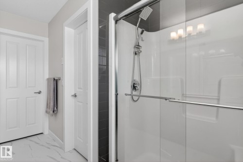 77 Penn Place, Spruce Grove, AB - Indoor Photo Showing Bathroom