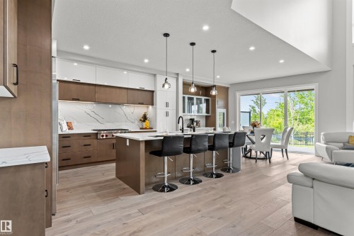 4810 Knight Crescent, Edmonton, AB - Indoor Photo Showing Kitchen With Upgraded Kitchen