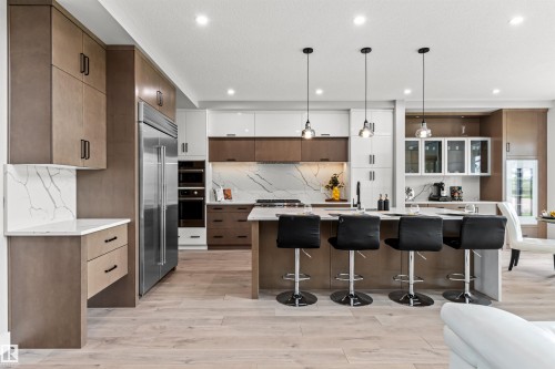 4810 Knight Crescent, Edmonton, AB - Indoor Photo Showing Kitchen With Upgraded Kitchen