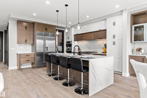 4810 Knight Crescent, Edmonton, AB - Indoor Photo Showing Kitchen With Upgraded Kitchen