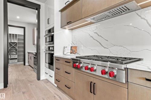 4810 Knight Crescent, Edmonton, AB - Indoor Photo Showing Kitchen