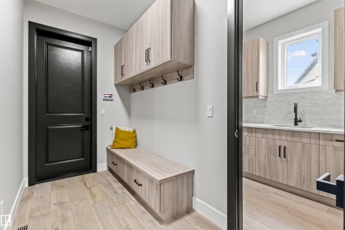 4810 Knight Crescent, Edmonton, AB - Indoor