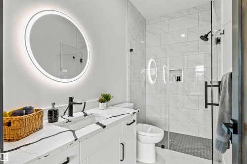 4810 Knight Crescent, Edmonton, AB - Indoor Photo Showing Bathroom