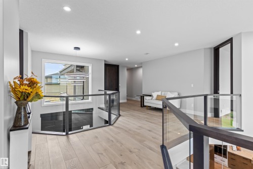 4810 Knight Crescent, Edmonton, AB - Indoor Photo Showing Other Room
