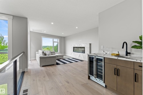 4810 Knight Crescent, Edmonton, AB - Indoor