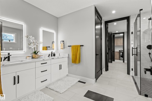 4810 Knight Crescent, Edmonton, AB - Indoor Photo Showing Bathroom