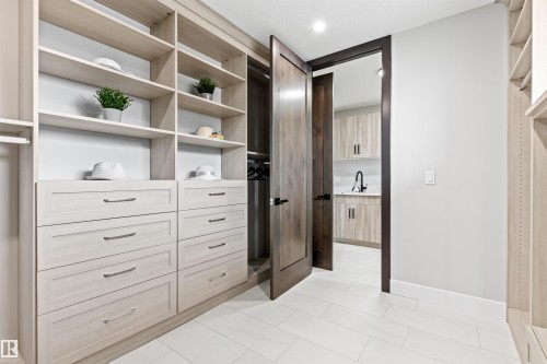 4810 Knight Crescent, Edmonton, AB - Indoor