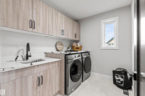 4810 Knight Crescent, Edmonton, AB - Indoor Photo Showing Laundry Room