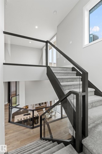 4810 Knight Crescent, Edmonton, AB - Indoor Photo Showing Other Room