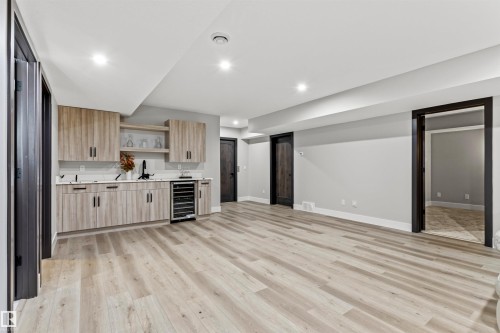 4810 Knight Crescent, Edmonton, AB - Indoor Photo Showing Kitchen