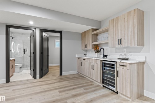 4810 Knight Crescent, Edmonton, AB - Indoor Photo Showing Kitchen
