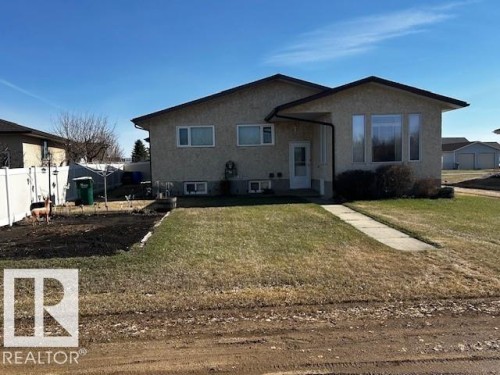 4403 55 Avenue, Lamont, AB - Outdoor
