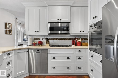 3108 36B Avenue, Edmonton, AB - Indoor Photo Showing Kitchen