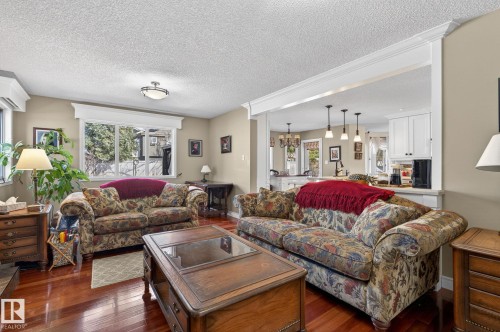 3108 36B Avenue, Edmonton, AB - Indoor Photo Showing Living Room