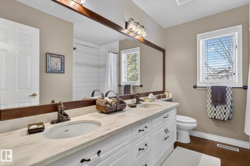 3108 36B Avenue, Edmonton, AB - Indoor Photo Showing Bathroom