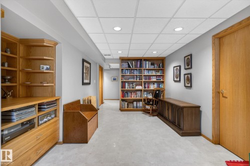 3108 36B Avenue, Edmonton, AB - Indoor